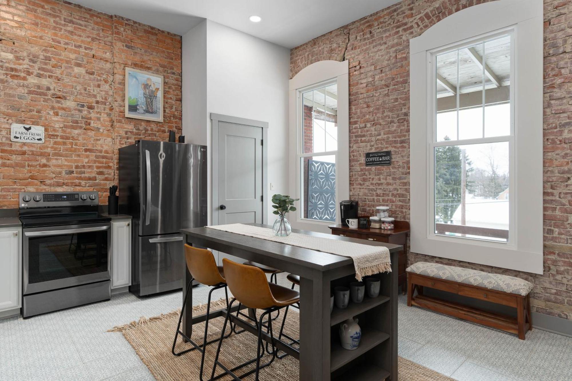Spacious Luxury Apt In Historic Downtown - Oh Amish Country Millersburg Ngoại thất bức ảnh