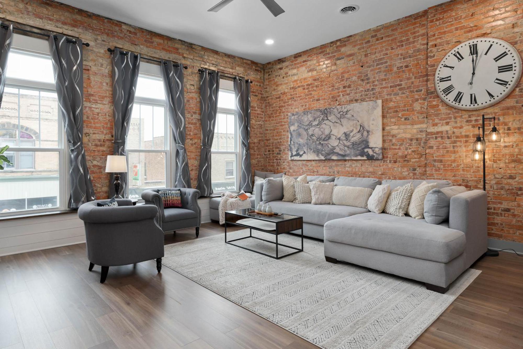 Spacious Luxury Apt In Historic Downtown - Oh Amish Country Millersburg Ngoại thất bức ảnh